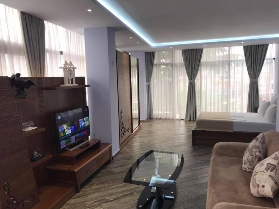 Hotel Light Palace Batumi Exterior photo