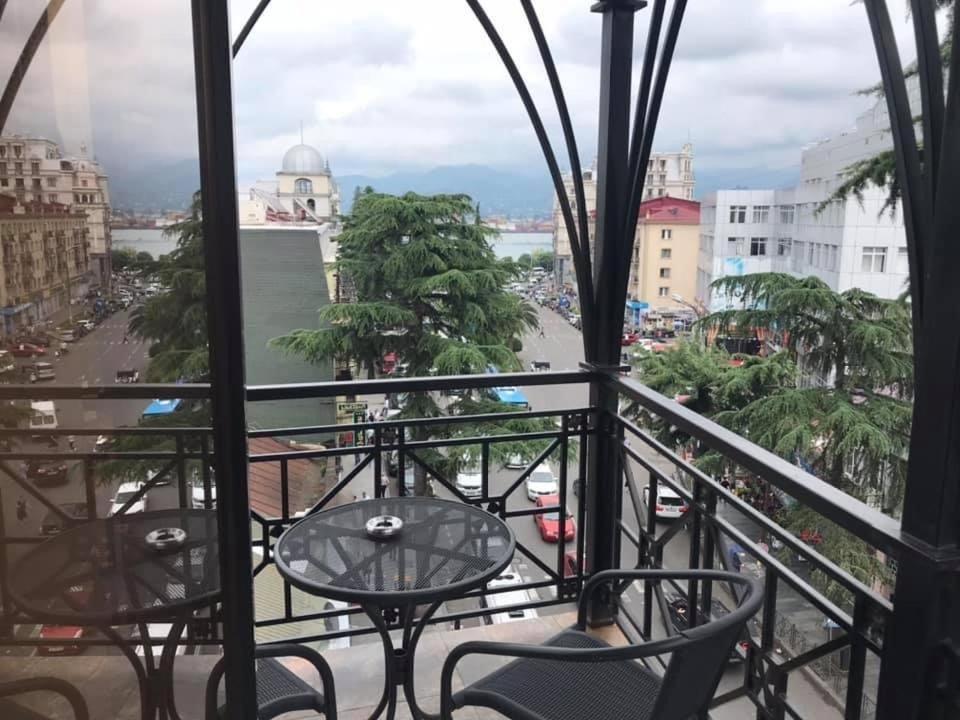Hotel Light Palace Batumi Exterior photo
