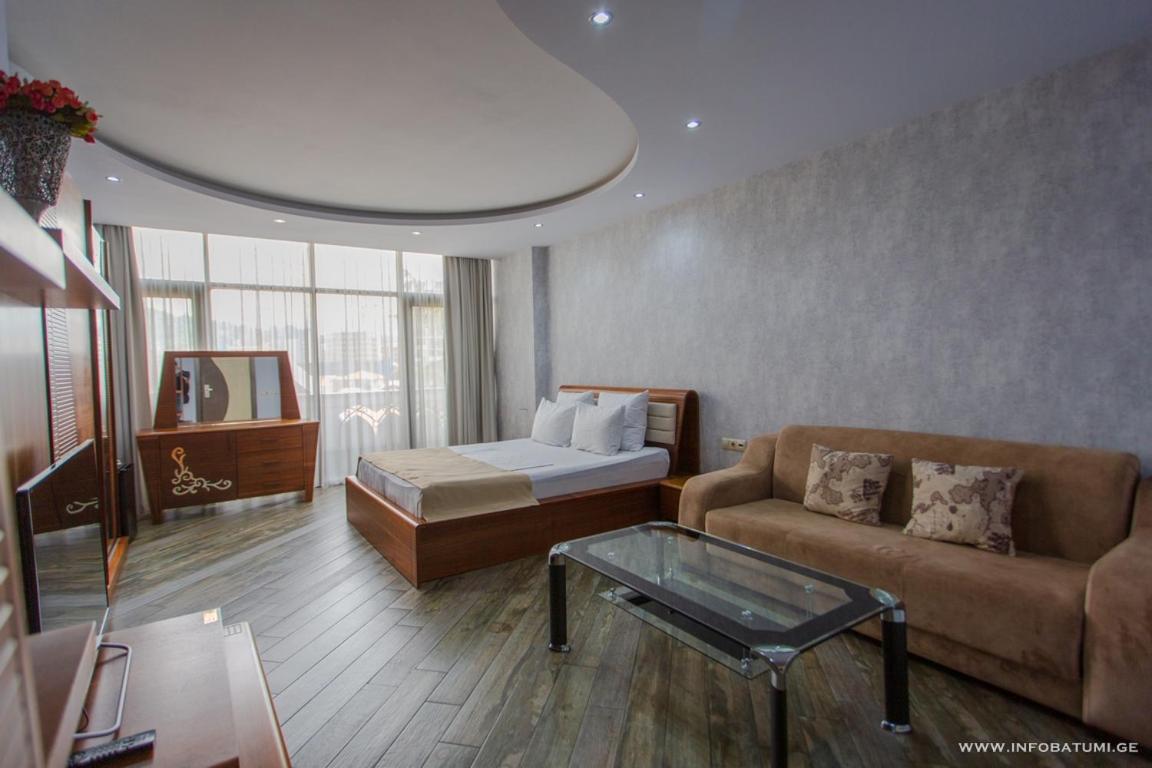 Hotel Light Palace Batumi Exterior photo